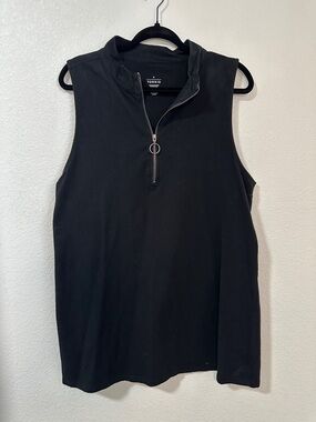 torrid Black Sleeveless Half-Zip Tank with Ring Pull